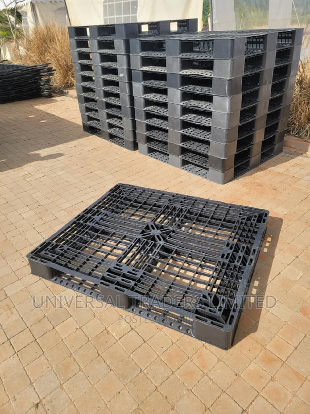 Store Pallets - Plastic Pallets for Storage - main view