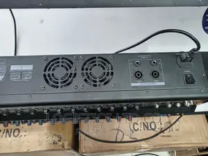Omax 12channels Powered Mixer 2000w×2
