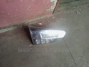 Toyota Wish Boot Light 2015