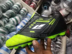 Tika Kids Unisex Soccer/Football Boots