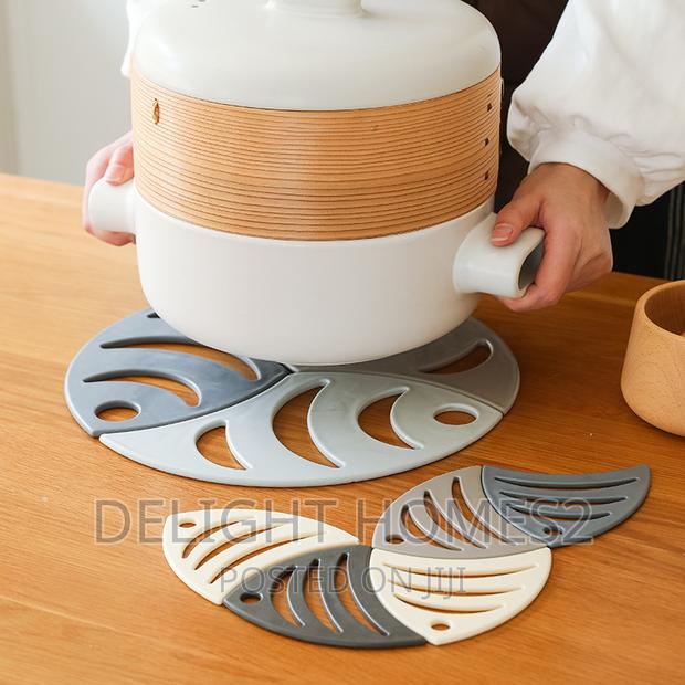 5 PCS Fish Shaped Silicone Coasters - thumbnail 2