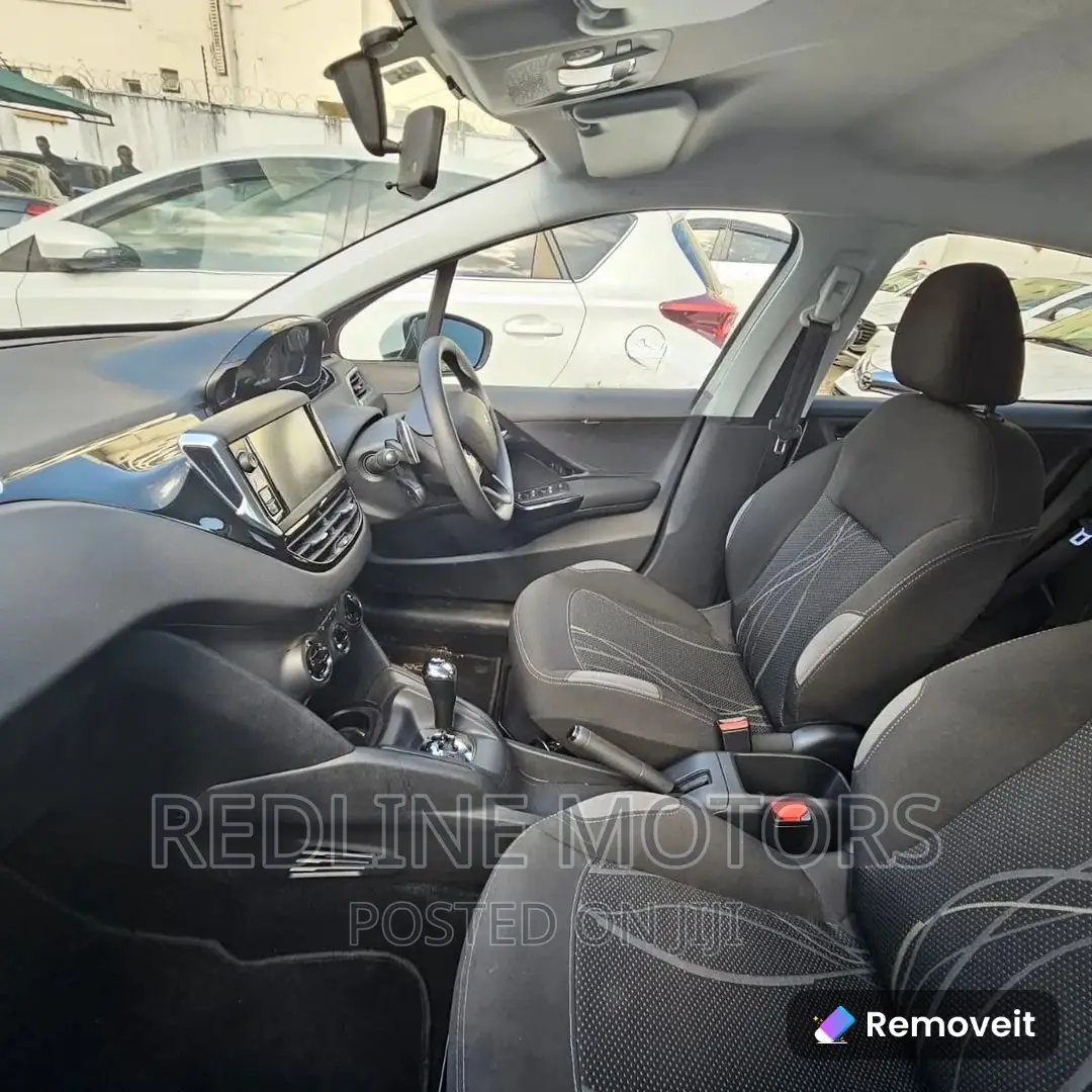 Peugeot 208 2016 White