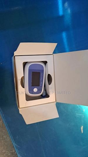 Pulse Oximeter Blue/ White - thumbnail 2