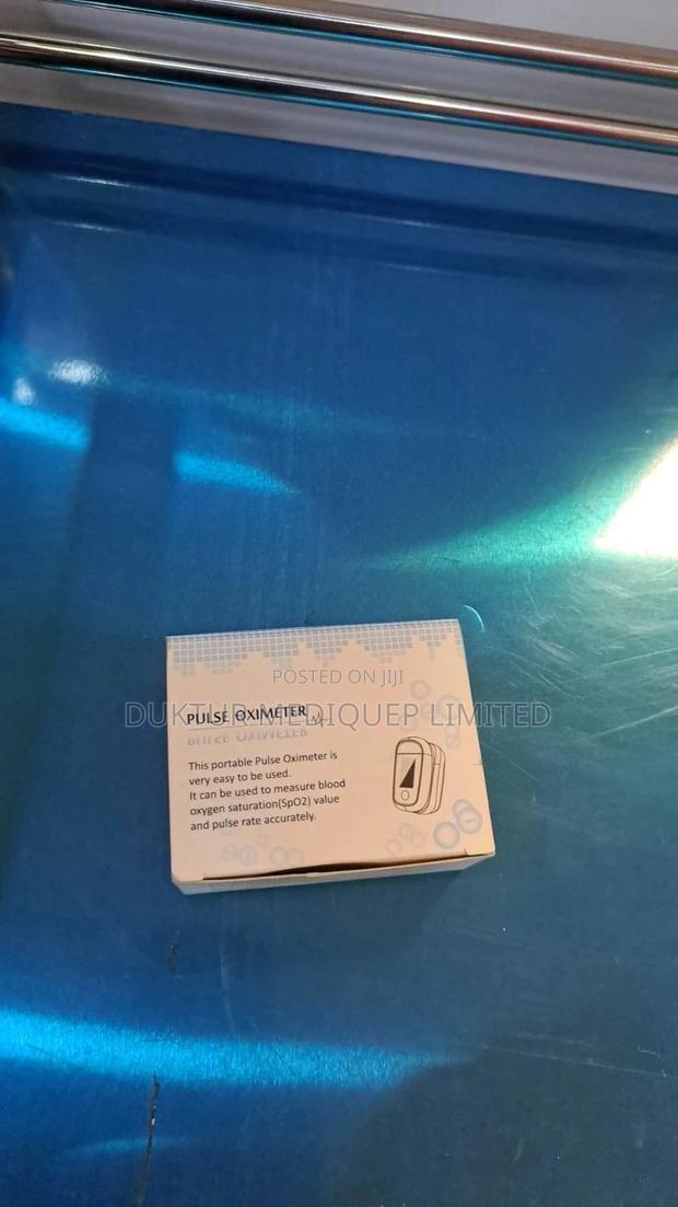 Pulse Oximeter Blue/ White - thumbnail 3