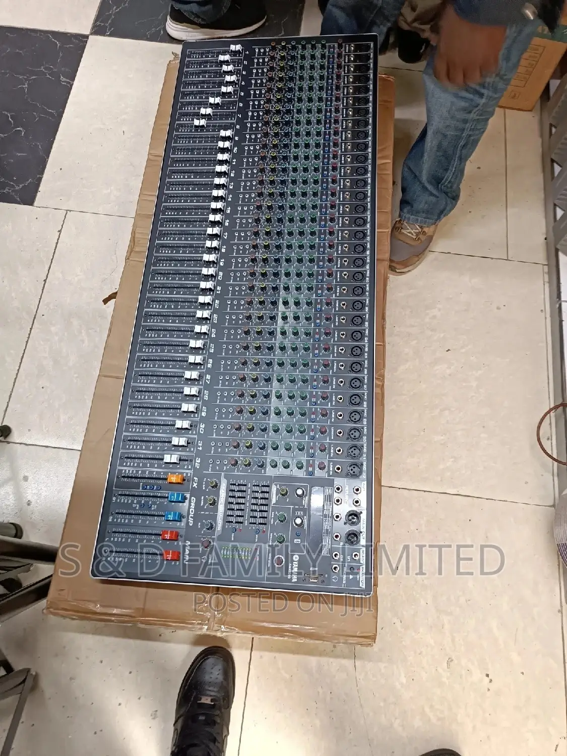 32 Channels Plain Mixer Yamaha 3200