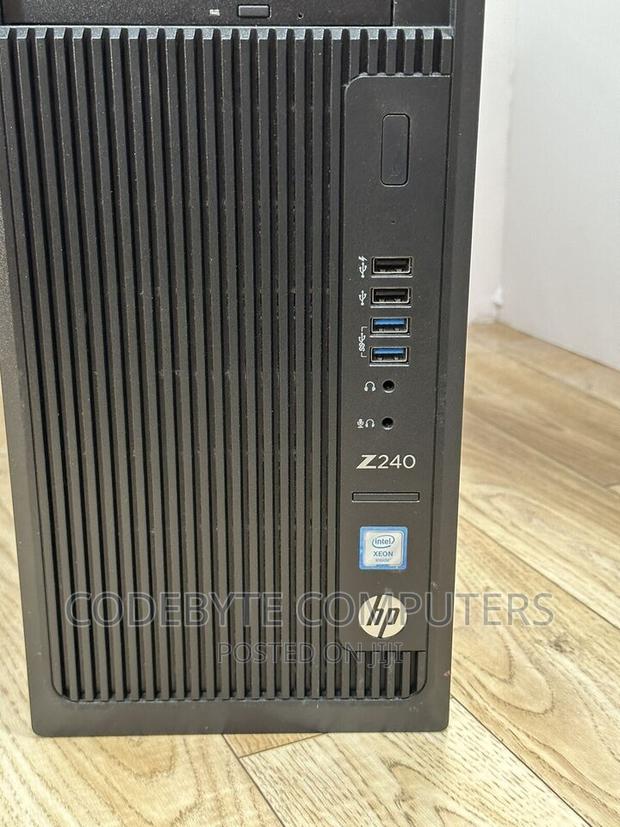 Desktop Computer HP Z240 8GB Intel Xeon HDD 2T - thumbnail 3