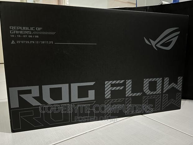 New Laptop Asus ROG Mothership (GZ700) 16GB Intel Core I7 SSD 512GB