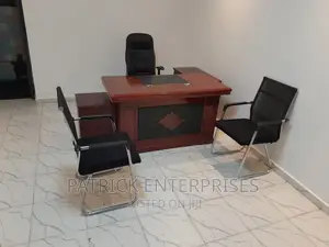Imported Executive Office Desk 1.6 MTRS