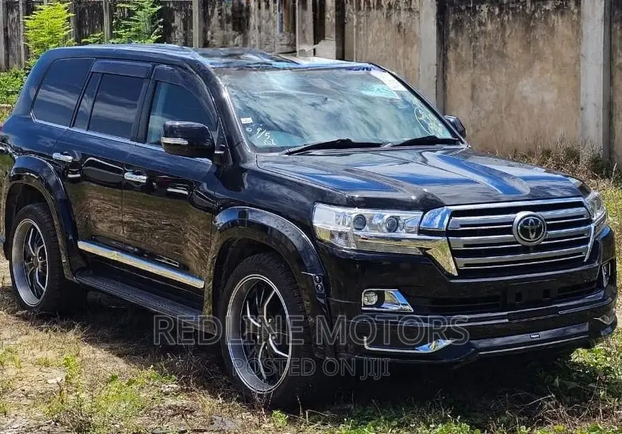 Toyota Land Cruiser 4.6 V8 ZX 2018 Black