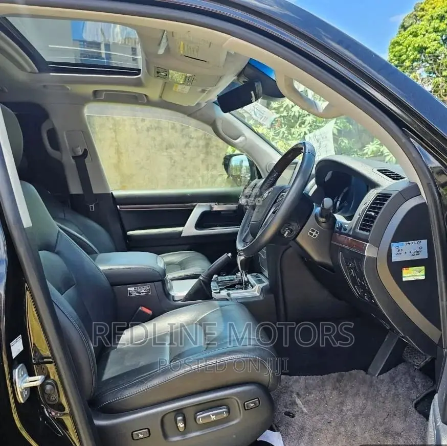 Toyota Land Cruiser 4.6 V8 ZX 2018 Black
