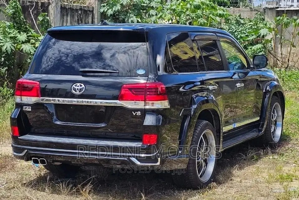 Toyota Land Cruiser 4.6 V8 ZX 2018 Black
