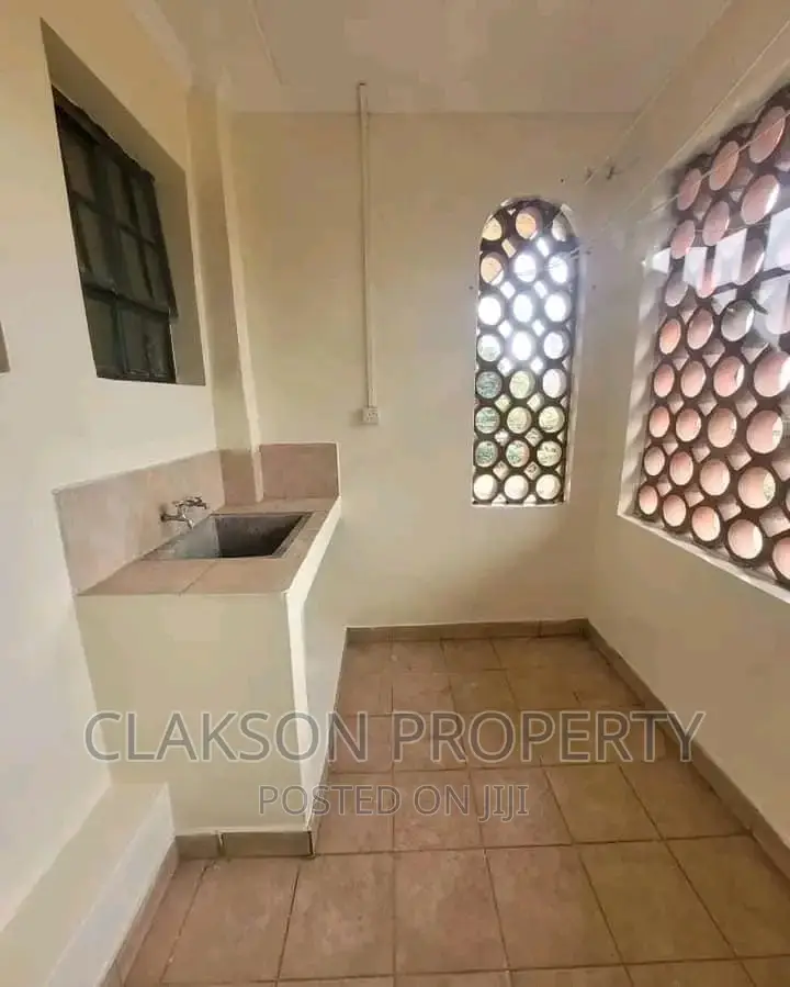 2bdrm Apartment in Ngongroad, Kilimani for rent