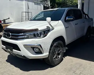 Toyota Hilux 2018 Pearl