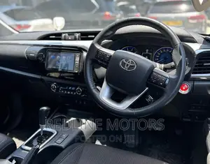 Toyota Hilux 2018 Pearl