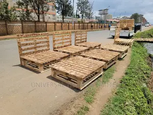 Pallet Bed - Pallets Bed With Blazed Patterns - Pallets Bed