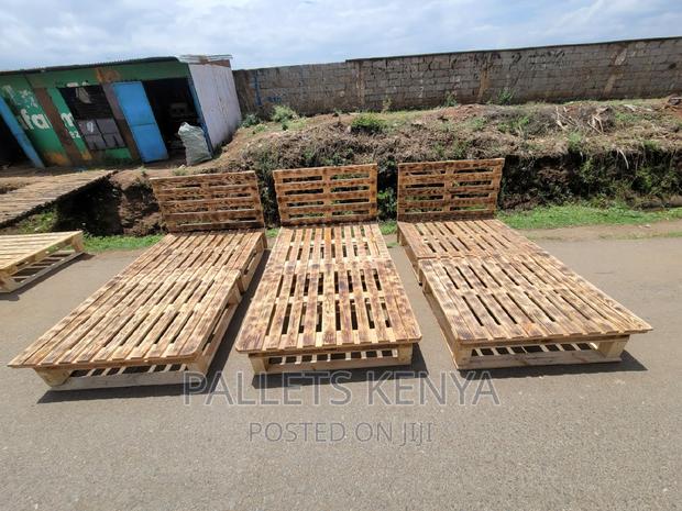 Pallet Bed- 4*6 Detachable and Blazed Pallet Bed. (PC#07,3)