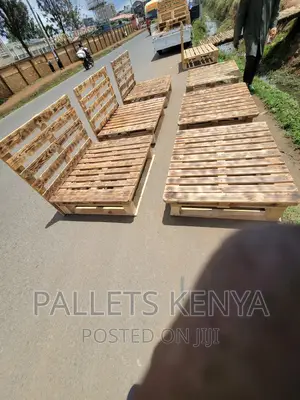 Pallet Bed- 4*6 Detachable and Blazed Pallet Bed. (#PC08,4)