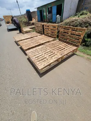 Pallet Bed- 4*6 Detachable and Blazed Pallet Bed. (#PC09,4)