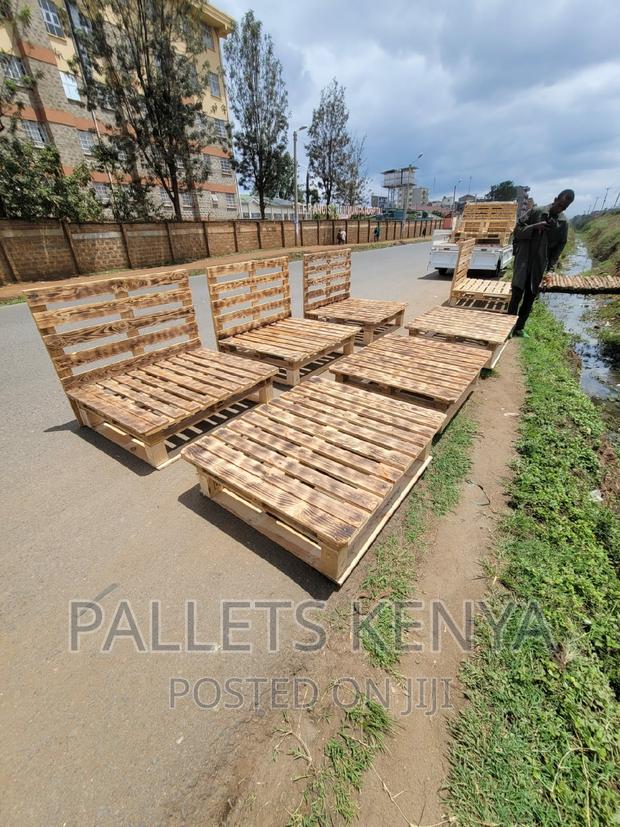 Pallet Bed- 4*6 Detachable and Blazed Pallet Bed. (#PC,H06)