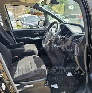 Toyota Noah 2.0 AWD (7 Seater) 2016 Matt Black