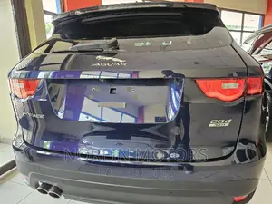 Jaguar F-Pace 2017 Blue