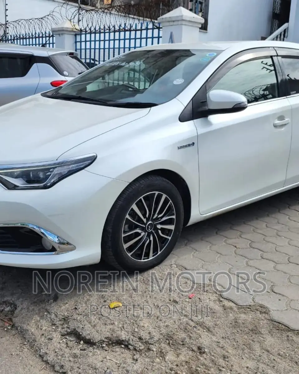 Toyota Auris 2016 White