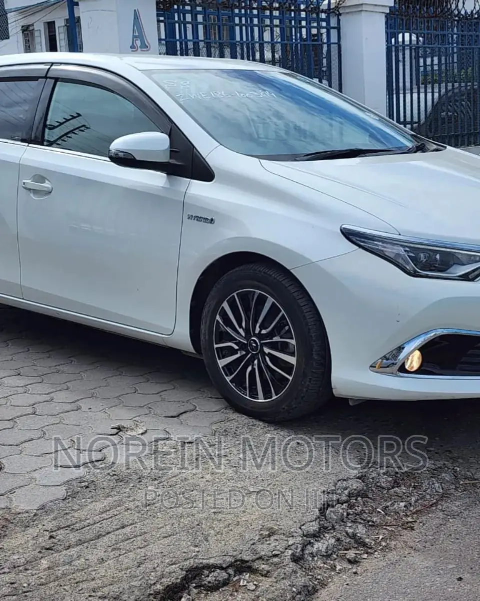 Toyota Auris 2016 White