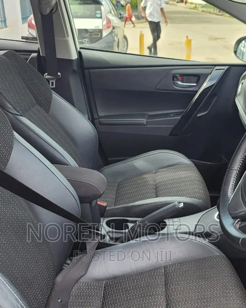 Toyota Auris 2016 White