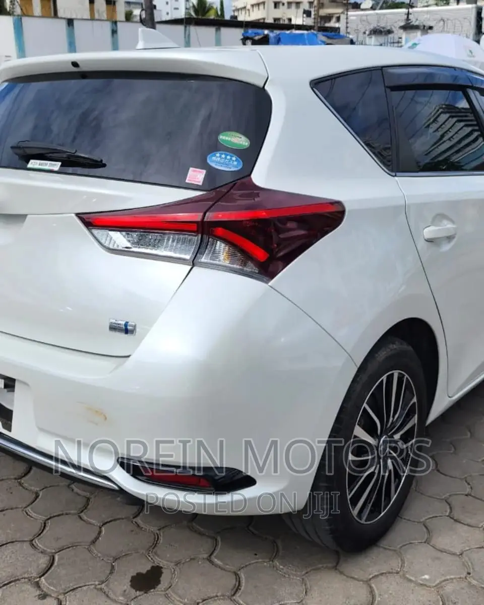 Toyota Auris 2016 White