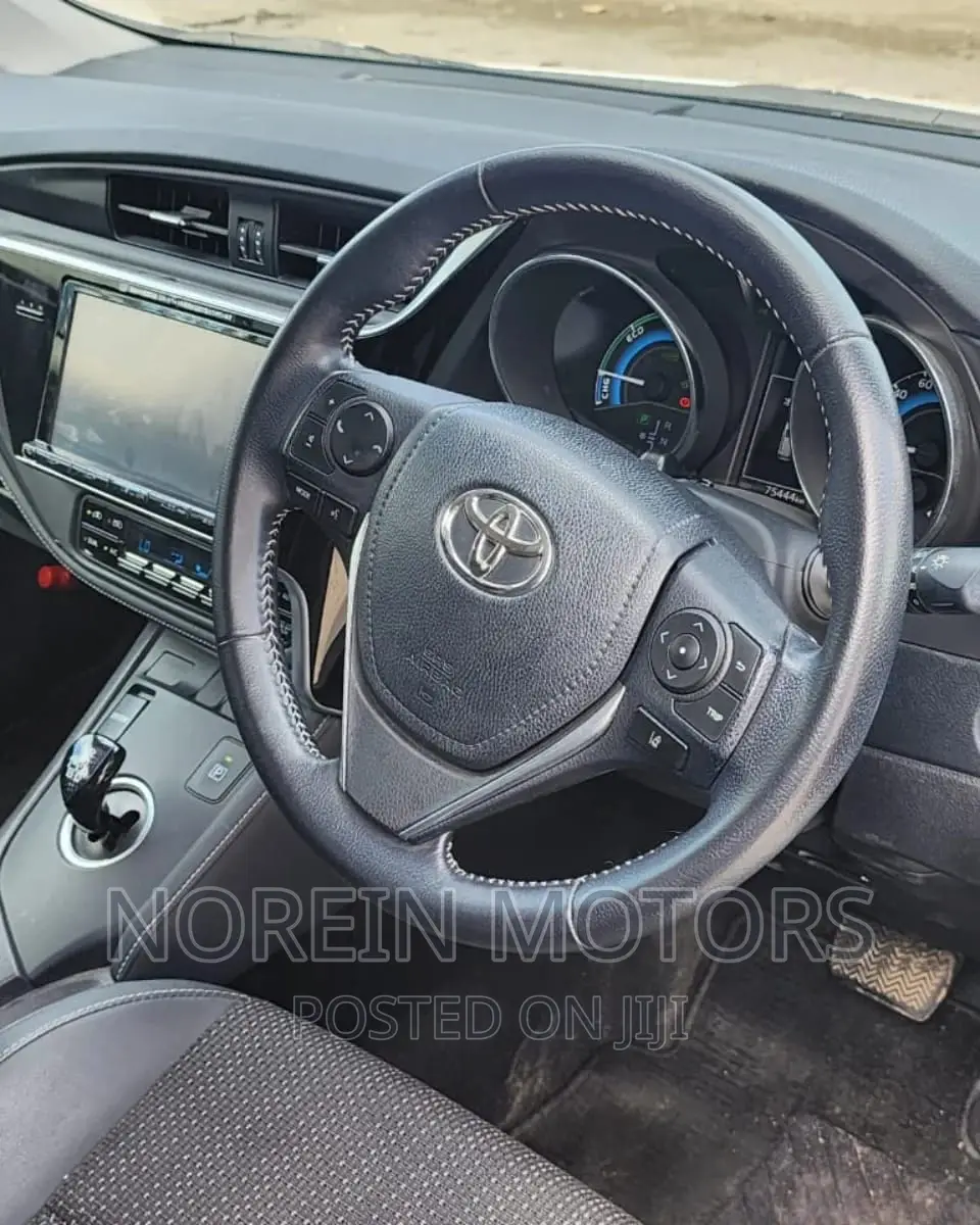 Toyota Auris 2016 White