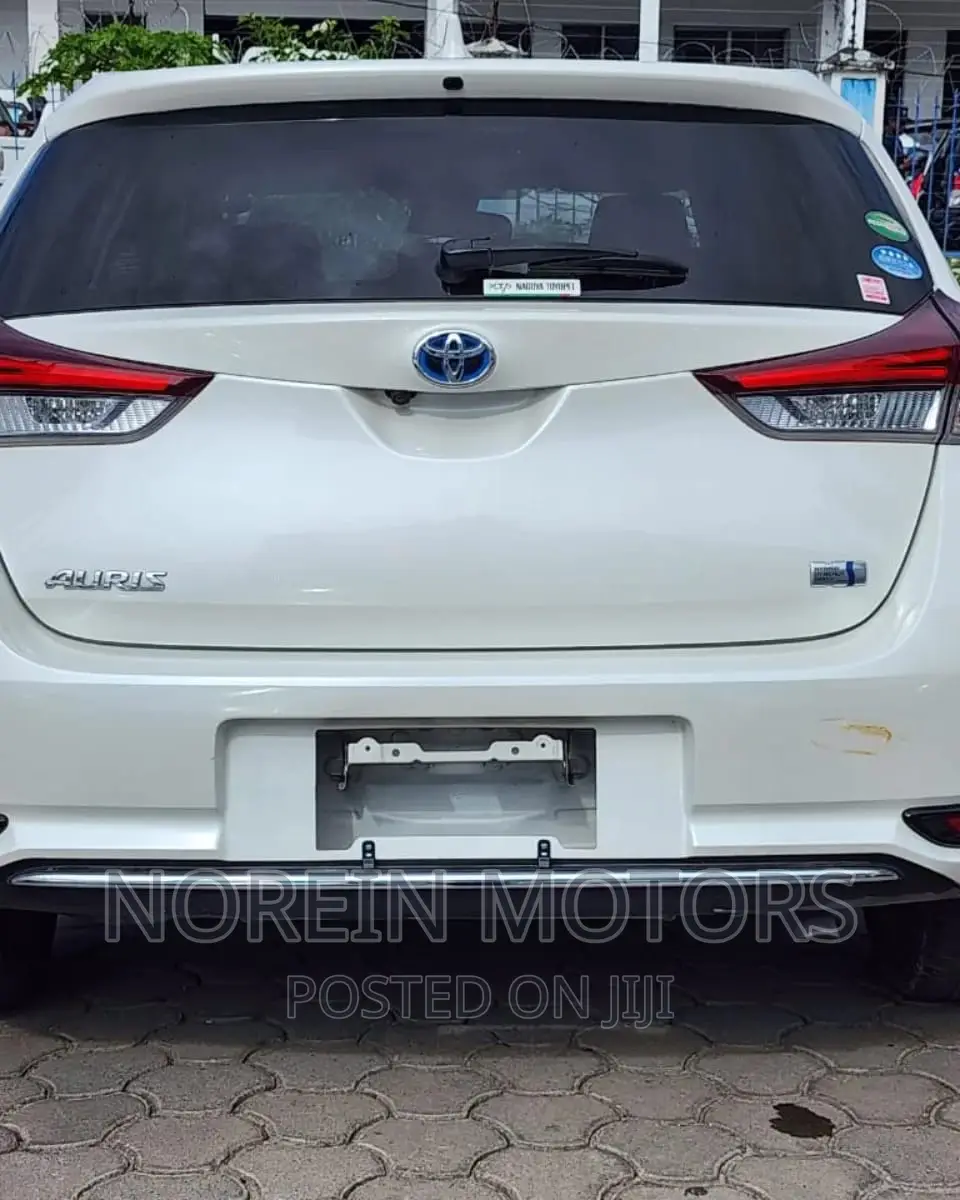 Toyota Auris 2016 White