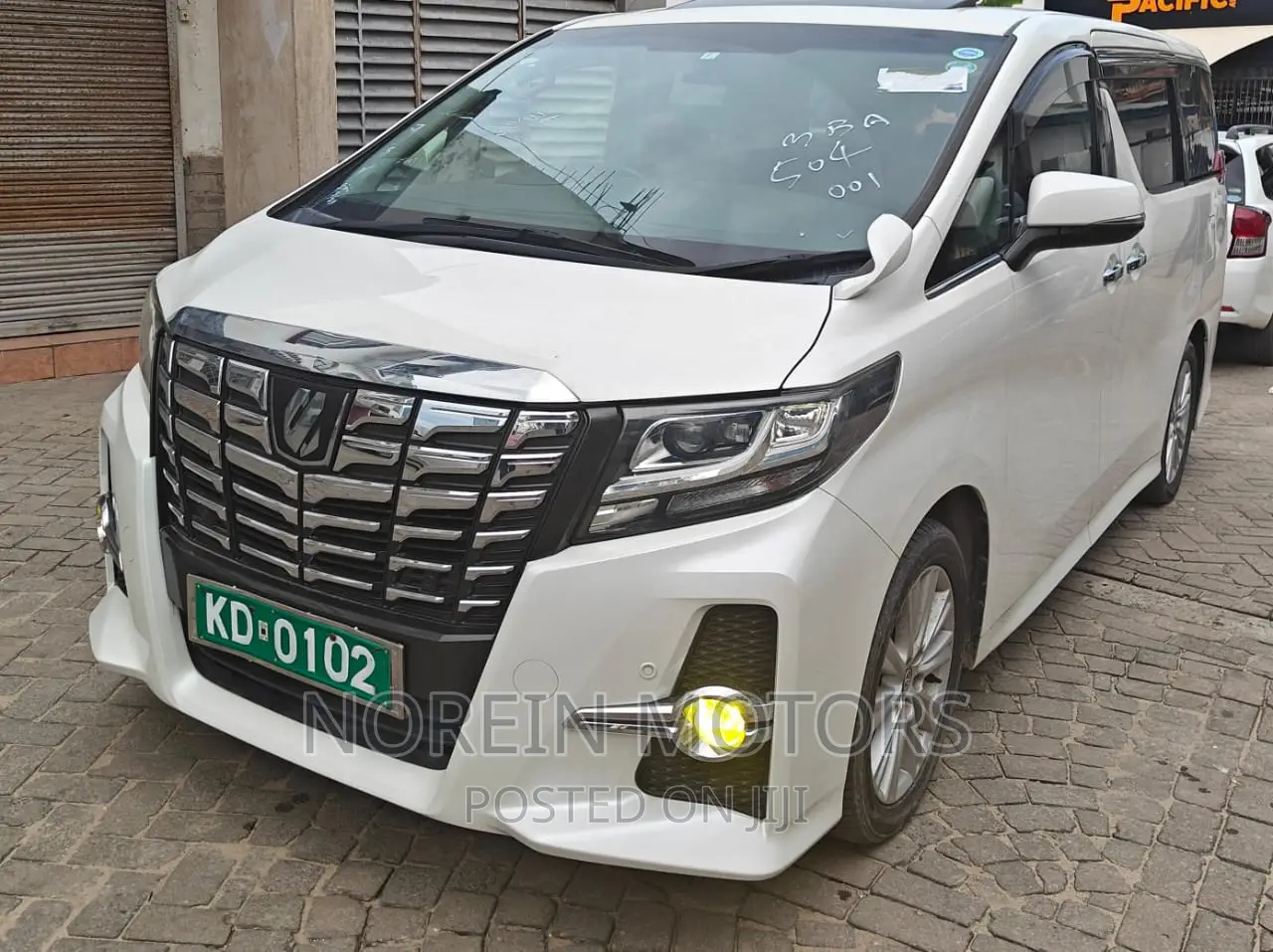 Toyota Alphard 2019 Off white