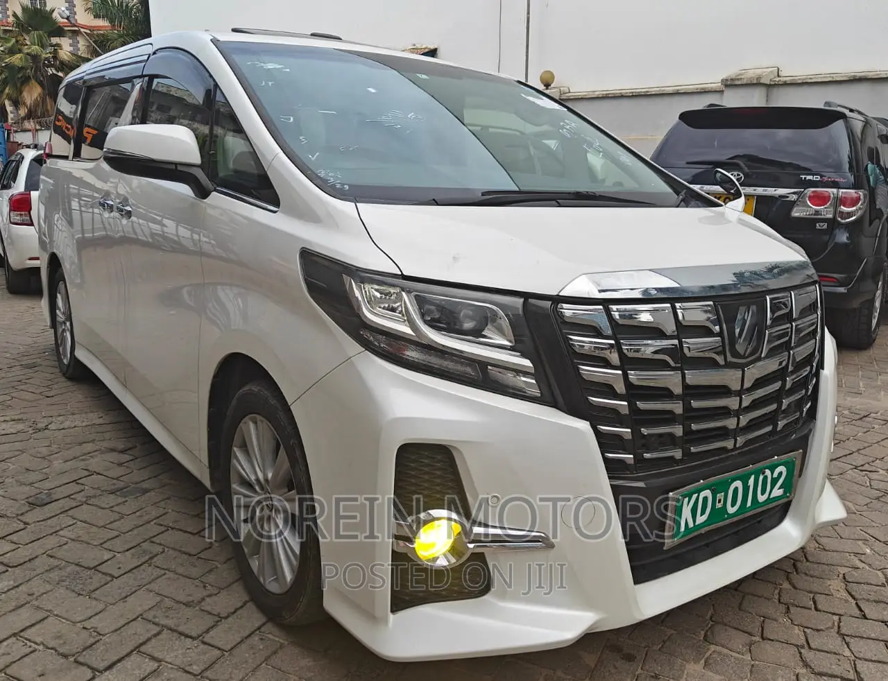 Toyota Alphard 2019 Off white