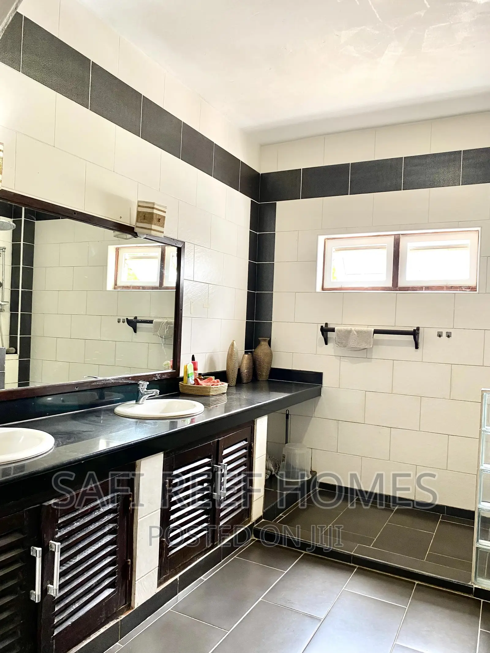 5bdrm Maisonette in Nyali for rent
