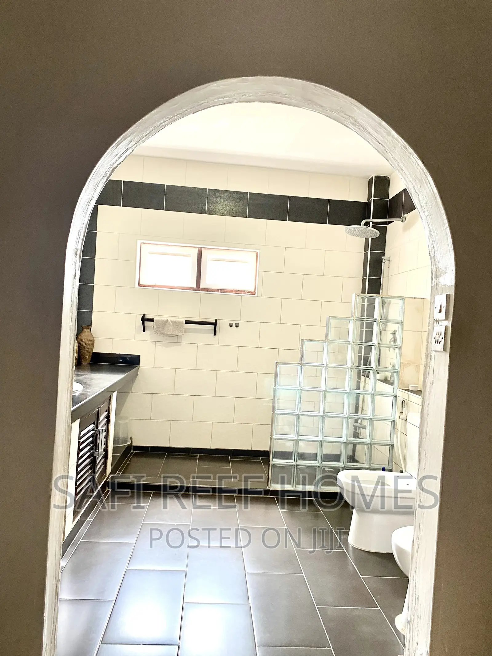 5bdrm Maisonette in Nyali for rent