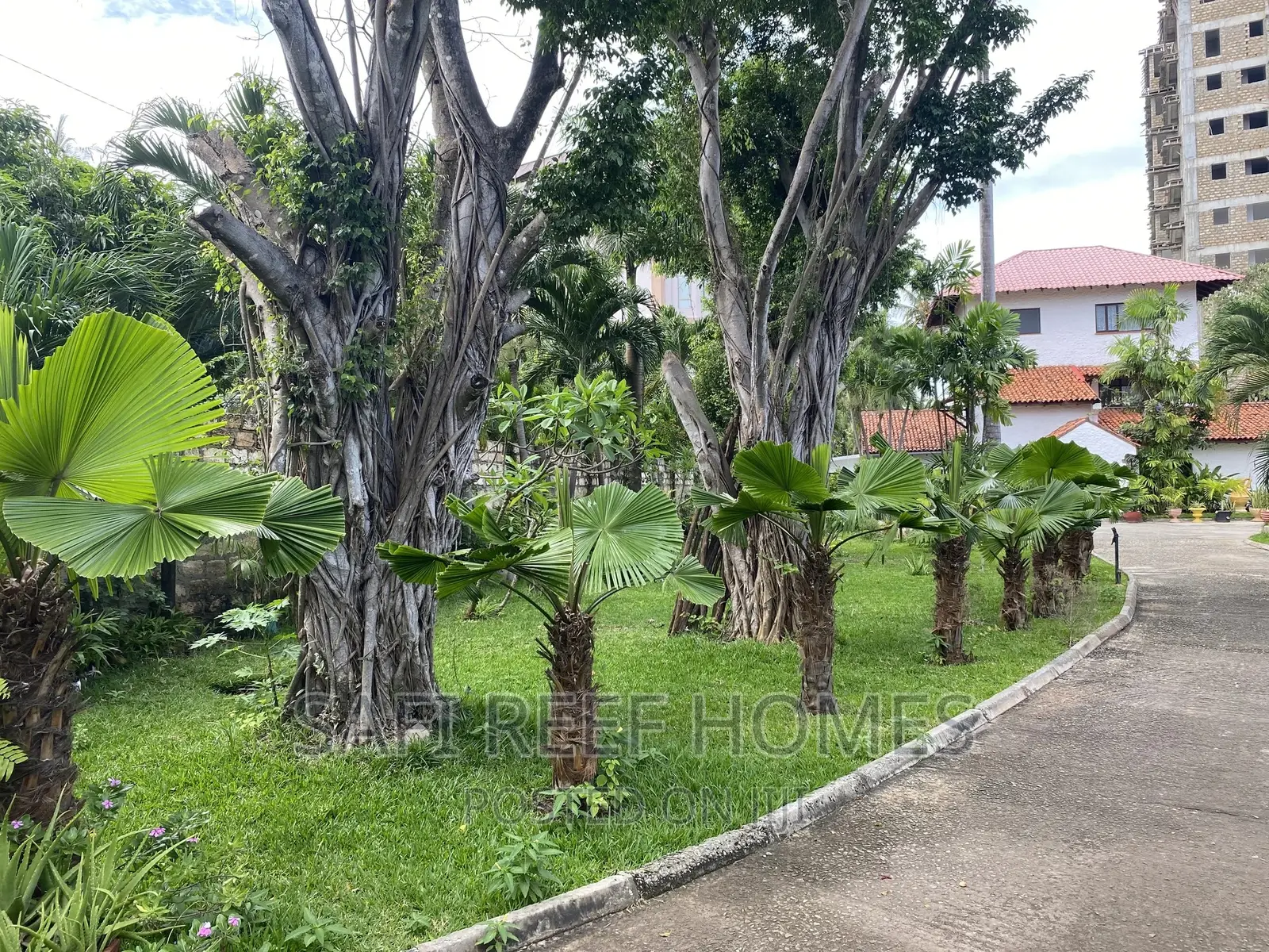 6bdrm Maisonette in Nyali for sale