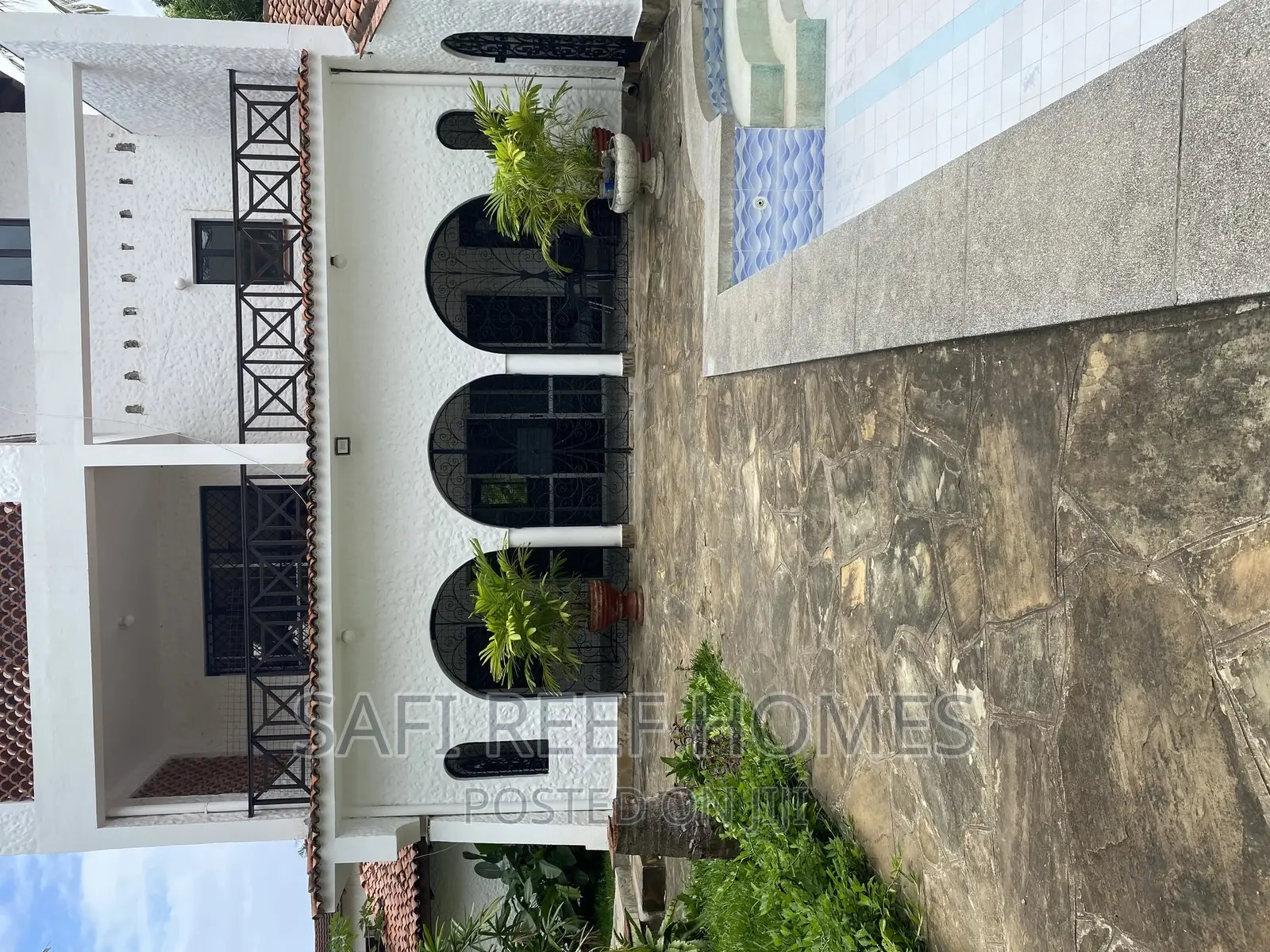 6bdrm Maisonette in Nyali for sale