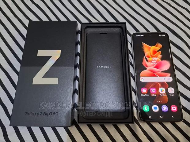 New Samsung Galaxy Z Flip 3 256 GB Silver - thumbnail 2