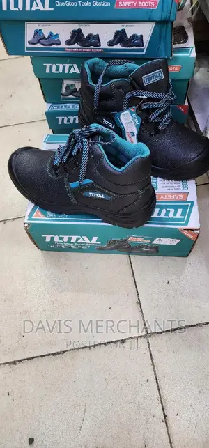 Safety Boots Size 43 Made by Total Company