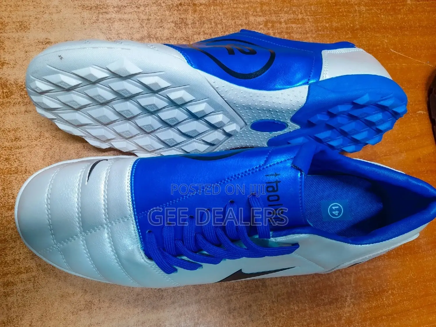 Total 90 Soccer/Football Trainer Boots (41,42,43)