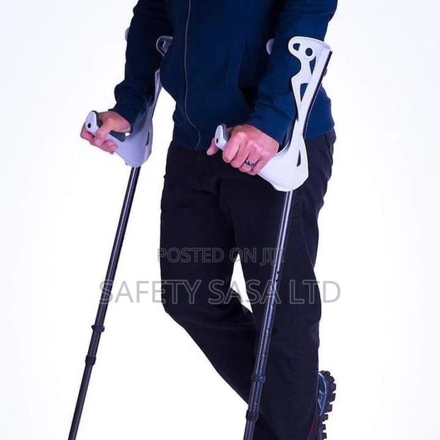 Ergonomic Crutches - thumbnail 3
