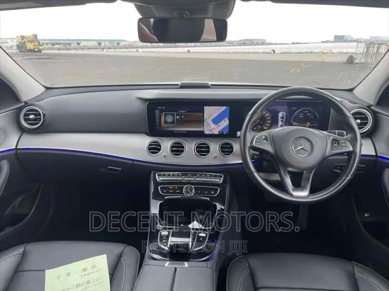 Mercedes-Benz E200 2017 Gray