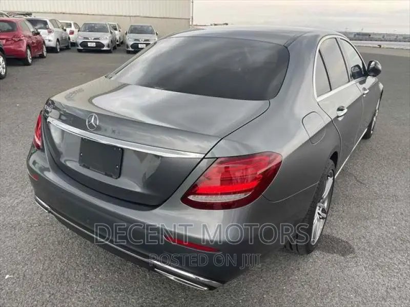 Mercedes-Benz E200 2017 Gray