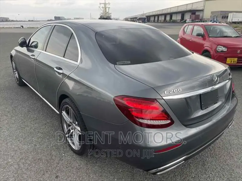 Mercedes-Benz E200 2017 Gray