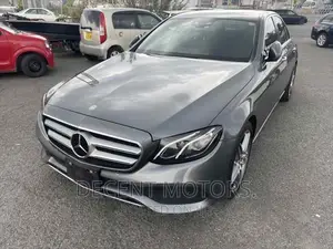 Mercedes-Benz E200 2017 Gray