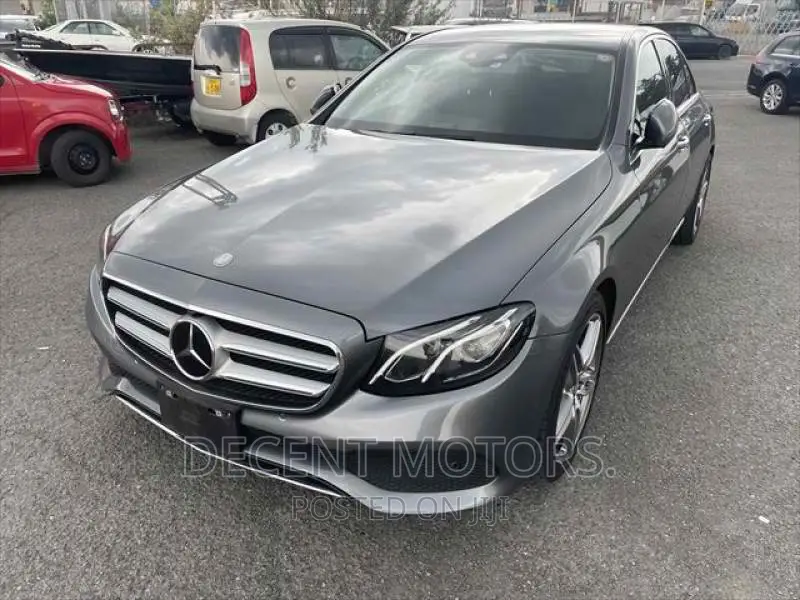 Mercedes-Benz E200 2017 Gray