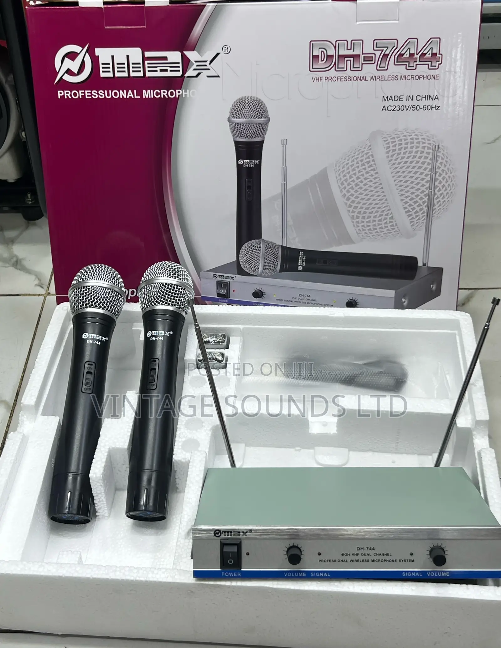 Max 744 Wireless Microphone System