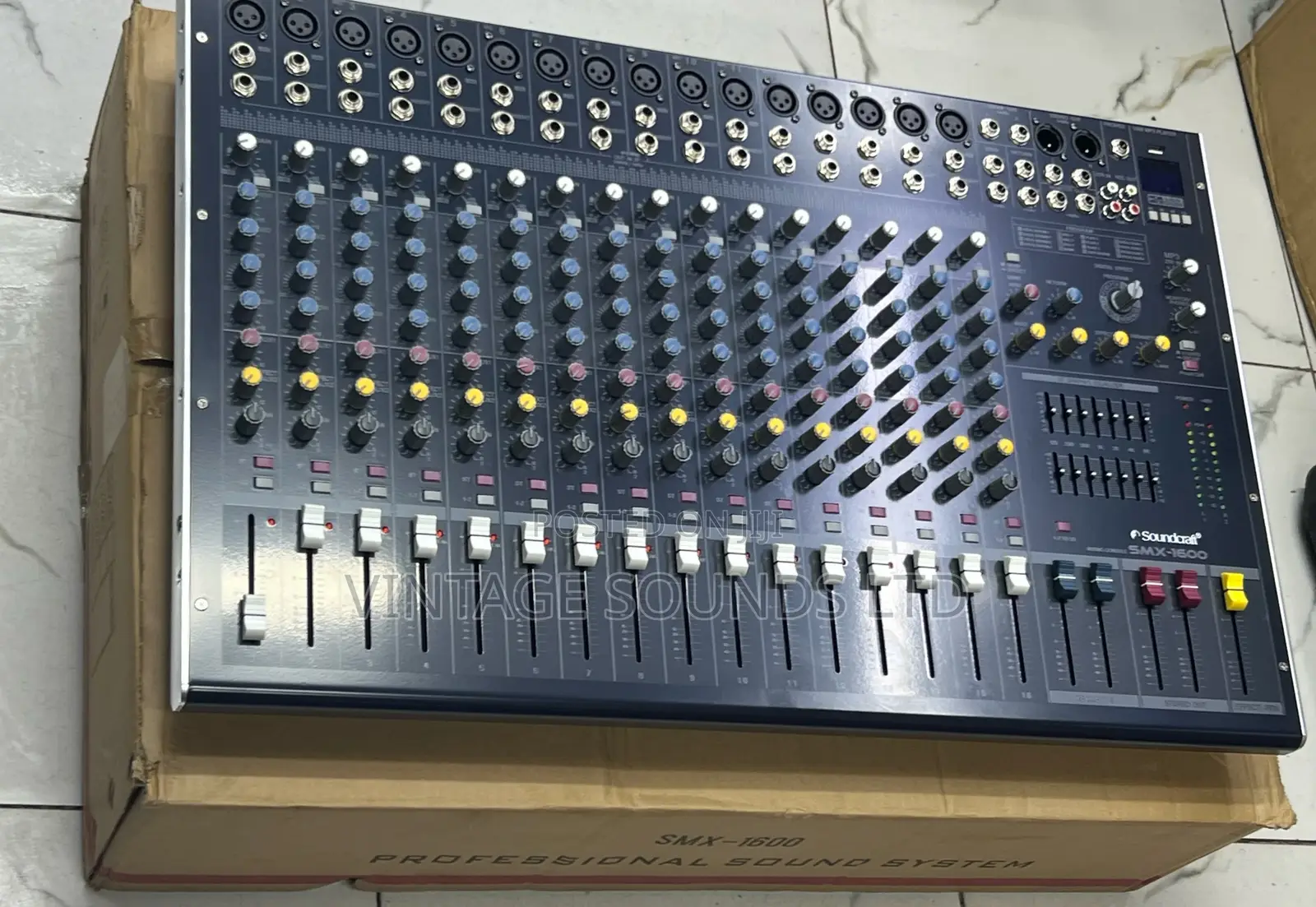 SOUNDCRAFT SMX1600-16 Channel Usb Bluetooth Mixer Console
