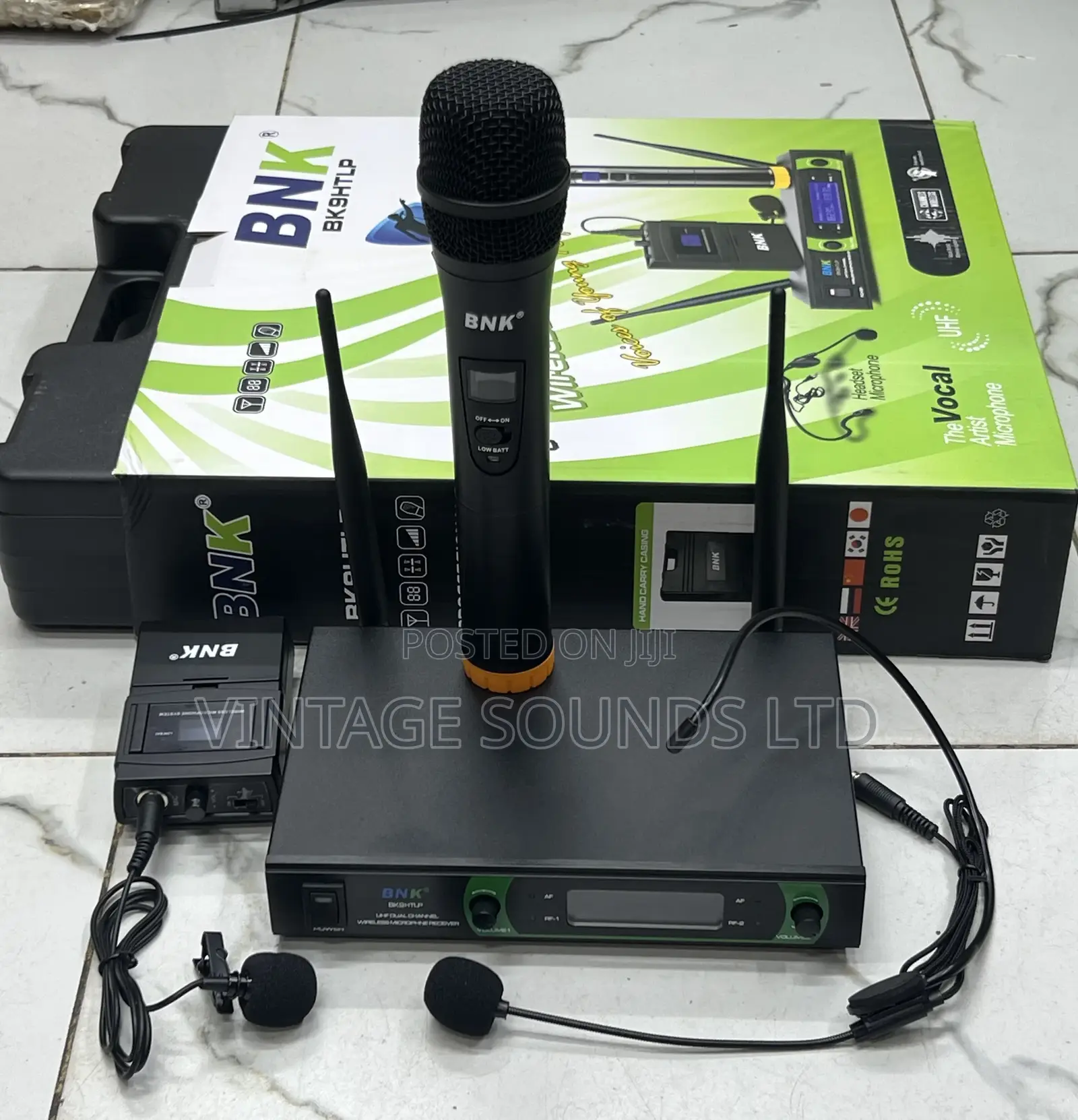 BNK Bk9 3WIRELESS Microphone System With Lapel
