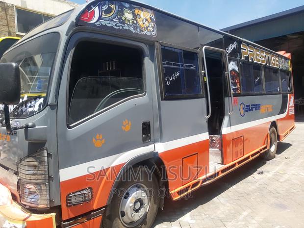 New Isuzu Executive Bus 2022 Grey - thumbnail 3